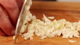 Easy Cooking Tips For Men: How to Make Homemade Garlic Paste