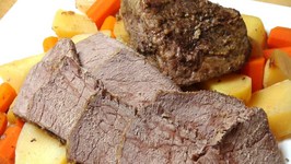 Slow Cooked Pot Roast With Vegetables