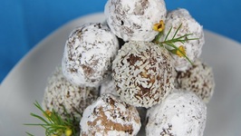 Bourbon Or Rum Balls- Christmas Party In The USA!!!
