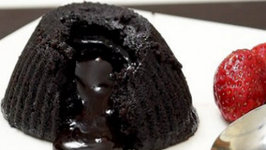 Eggless Molten Choco Lava Cake in Microwave - Chocolate Fondant Cake - Microwave Cooking