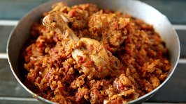 Desi Chicken Recipe - How To Make Dry Chicken Gravy - Indian Style Chicken Recipe - Smita Deo
