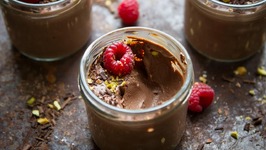 5-Minute Vegan Chocolate Mousse