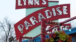 Betty's Trip to Lynn's Paradise Cafe in Louisville, Kentucky 