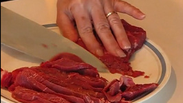 How To Slice Uncooked Meat Properly For Stir-frying