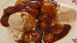 Dramatic and Delicious Bananas Foster