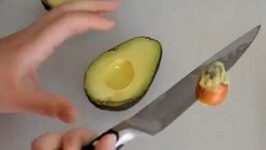 How to Cut and De-Seed An Avocado