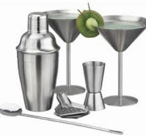 10 Essential Bar Equipment by khao 