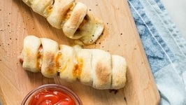 Cheesy Pizza Hot Dogs - Quick Dinner Recipes