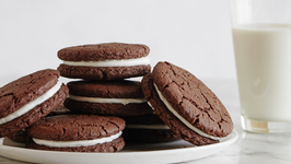 Homemade Oreo Cookies - Snack Recipes