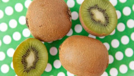 How to Peel a Kiwi - Quick Cooking Tips