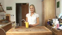 How To Make A Mango, Lime & Pineapple Smoothie Deliciously