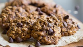 Soft, Chewy Oatmeal Cookie- Secretly Healthy!