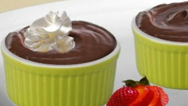 Quick Chocolate Pudding - Homemade Pudding from scratch