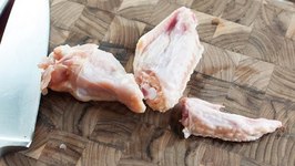How to Cut Chicken Wings for Hot Wings