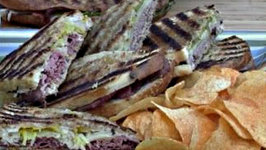 How to Make Panini on the Grill - Tailgate Recipe