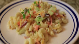Simple Homemade Macaroni Salad
