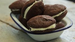 How To Make Chocolate Whoopie Pies