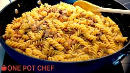 One Pot Cheesy Beef And Bacon Pasta