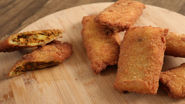 Chicken Kheema Bread Rolls / Popular Chicken Starter Recipe / Masala Trails