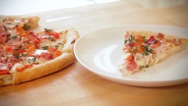 How To Make Kentucky Derby Hot Brown Pizza