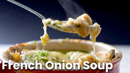 French Onion Soup (Soupe à l'Oignon Gratinée)
