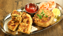 Baida Roti Recipe - Street Style Chicken Keema Baida Roti - Mumbai Street Food - Varun