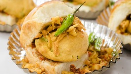 Vada Pav / How To Make Mumbai Street Style Batata Wada Pav At Home / Indian Street Food