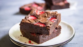 Chocolate Fudge Brownies With Strawberries