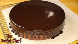 10 Minute Microwave Chocolate Fudge Cake