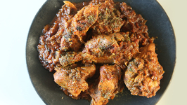 Chicken Bhuna Masala / Dhaba Style Bhuna Chicken Masala Recipe / Spicy Chicken Curry - Smita