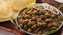 Chole Bhature - Punjabi Restaurant Style - Kabuli Chana Masala