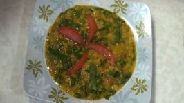 Yellow lentil and Spinach Curry