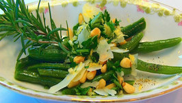 Betty's Green Beans with Parmesan-Pine Nut Topping